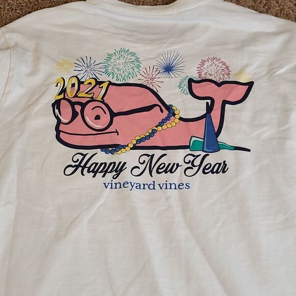 Vineyard Vines White 2021 Happy New Year long-sleeved t-shirt with pocket - Picture 4 of 4